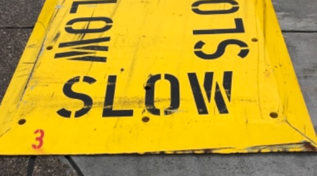 Flughafen Duesseldorf - Stahlplatte